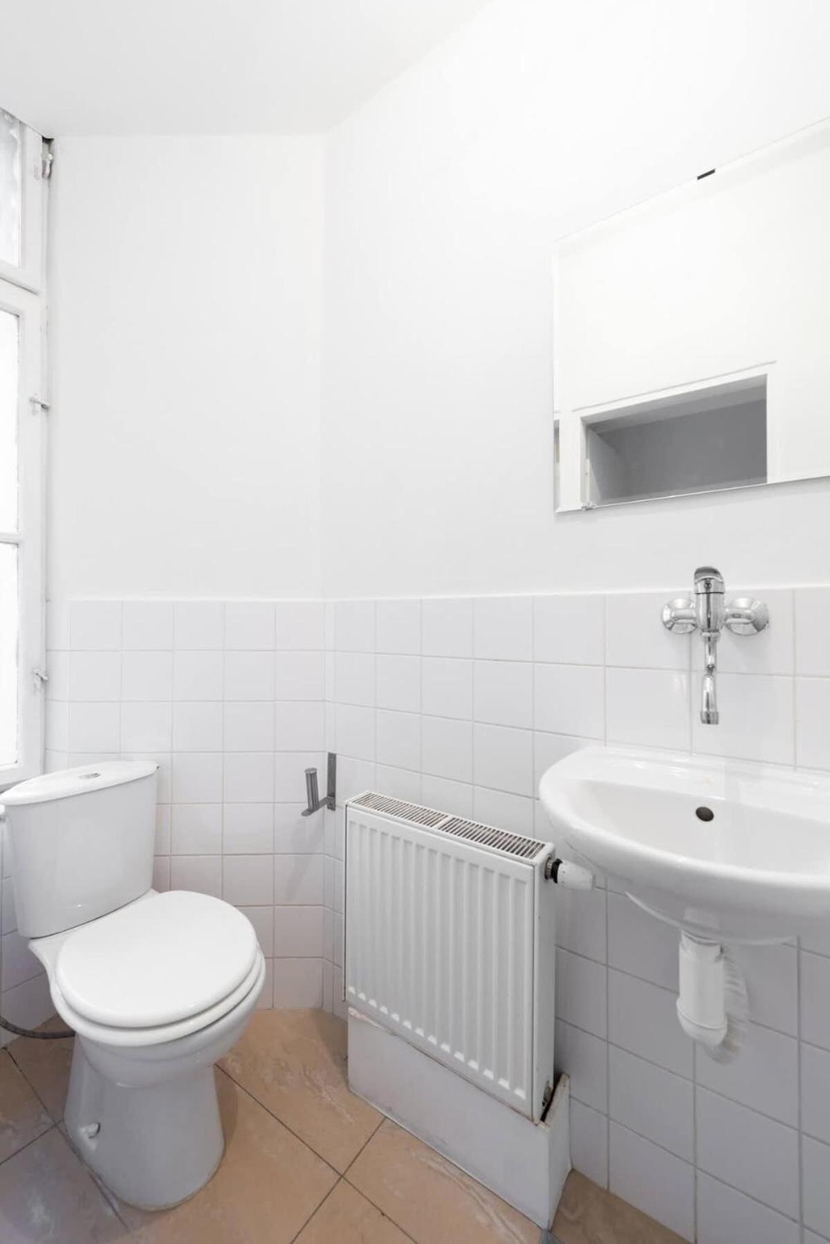 Sunny Old Town Apartment *